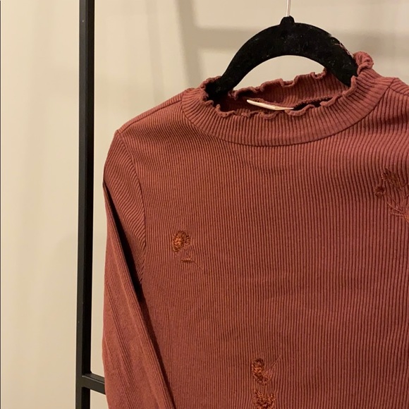 Zara burgundy embroidered waffle knit long sleeve - Picture 3 of 4